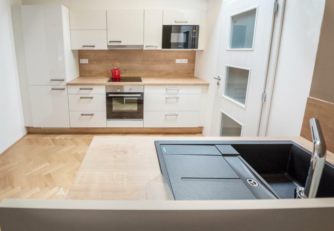 Letna Garden Suites — Photos 3